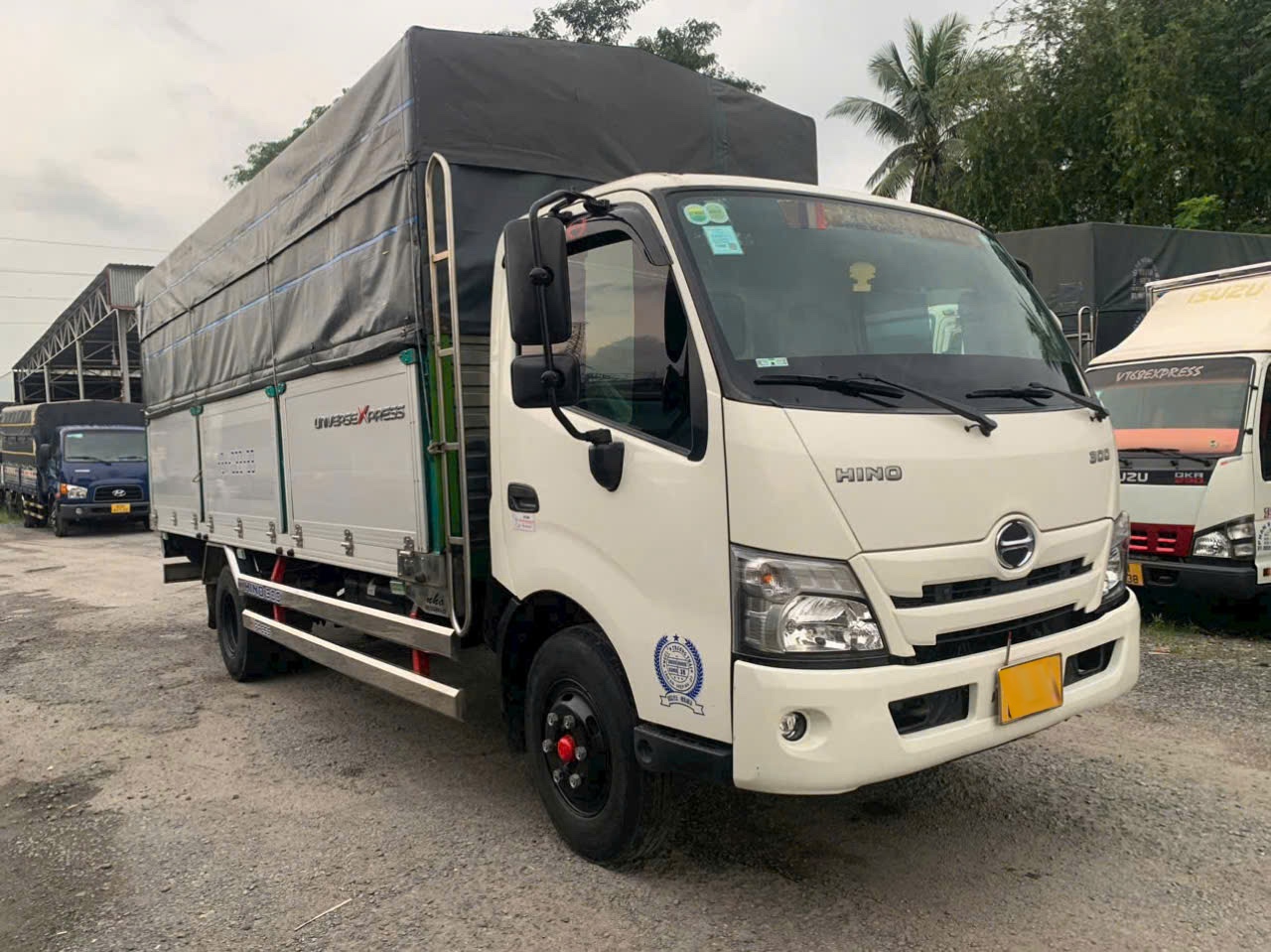 hino-5-tan-doi-2023