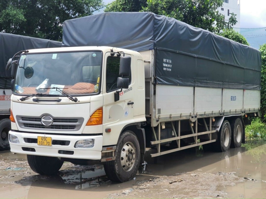 hino-15t-cu-doi-2018