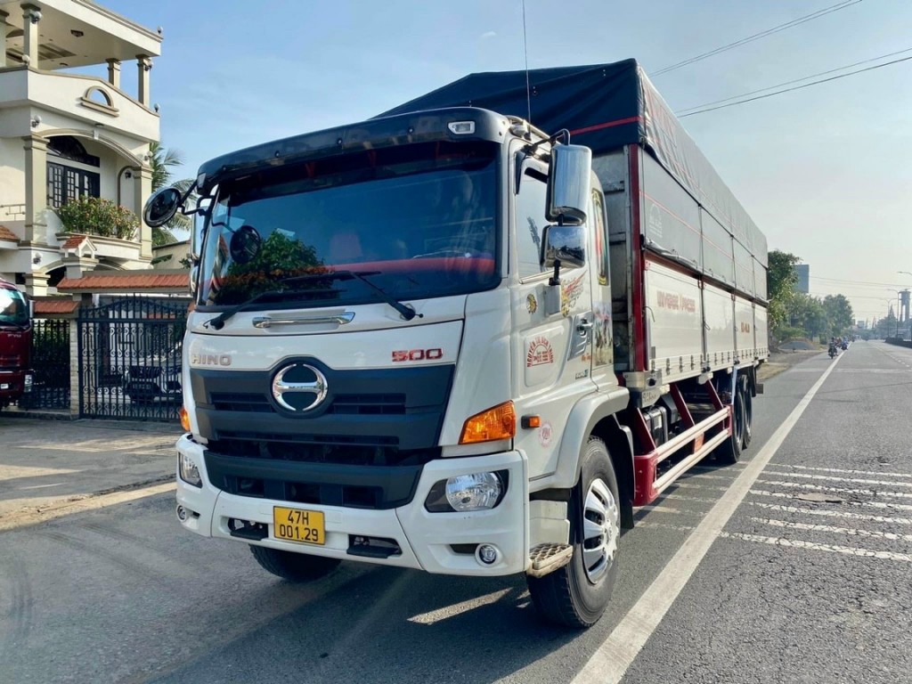 ban-xe-hino-15-tan-cu-2020