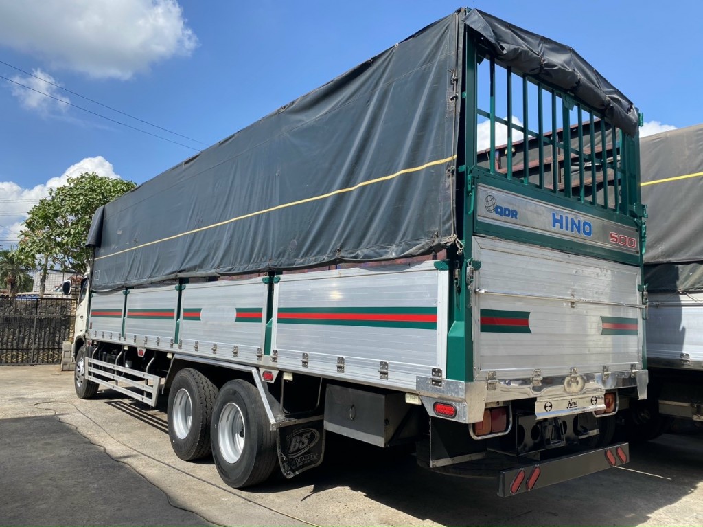 ban-xe-hino-3-chan-doi-2016