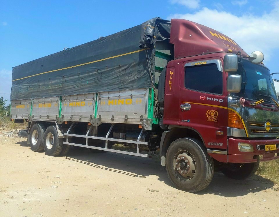 ban-xe-hino-cu-3-chan-2014