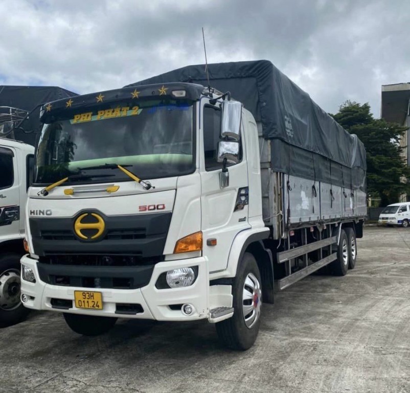 ban-xe-tai-hino-15-tan-2021