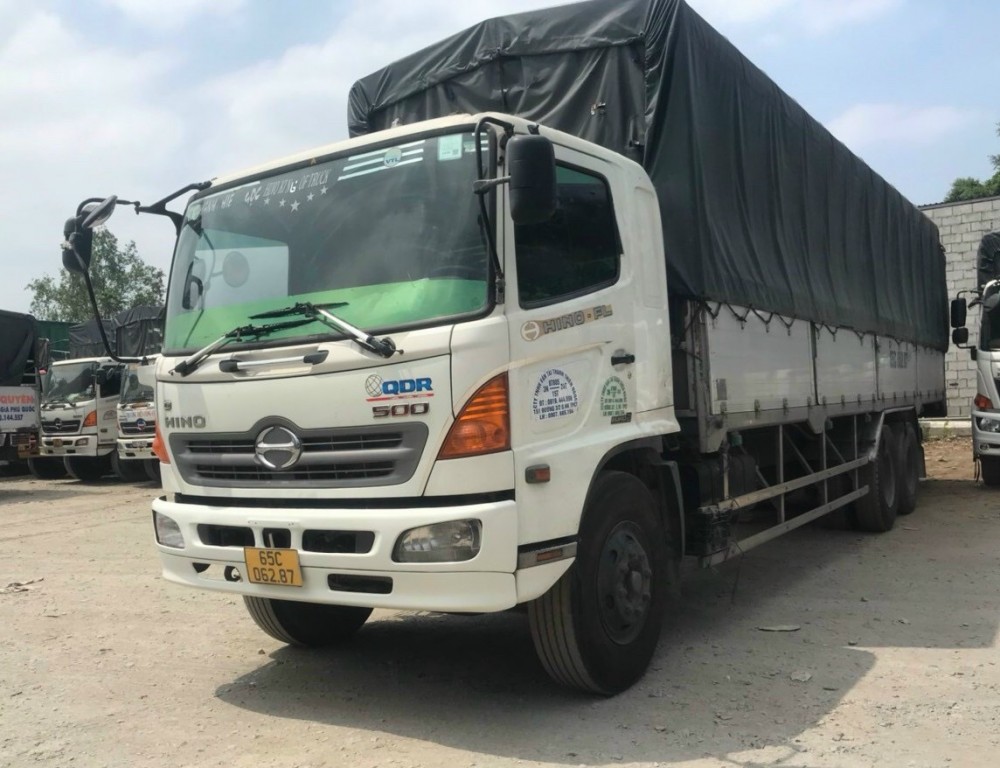 ban-xe-tai-hino-15-tan-cu-doi-2015