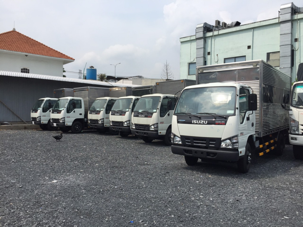 dai-ly-xe-tai-isuzu-tphcm.jpg