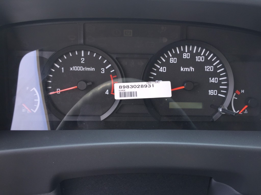 dong-ho-tablo-isuzu-nqr75m