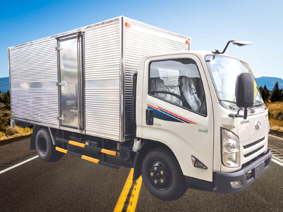 gia-xe-iz65-thung-kin