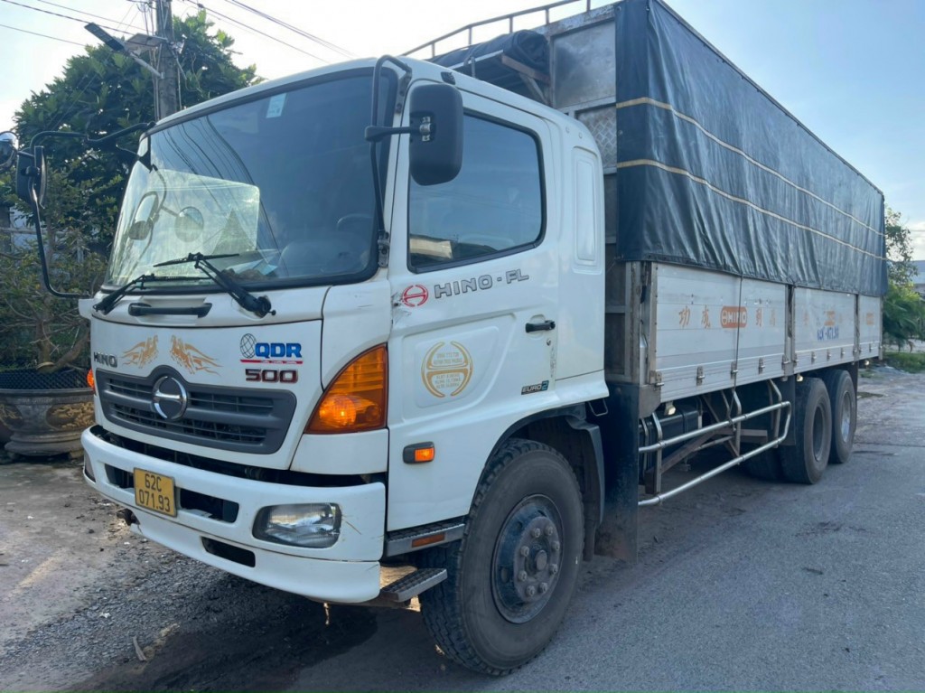 hino-15-tan-thung-7m7