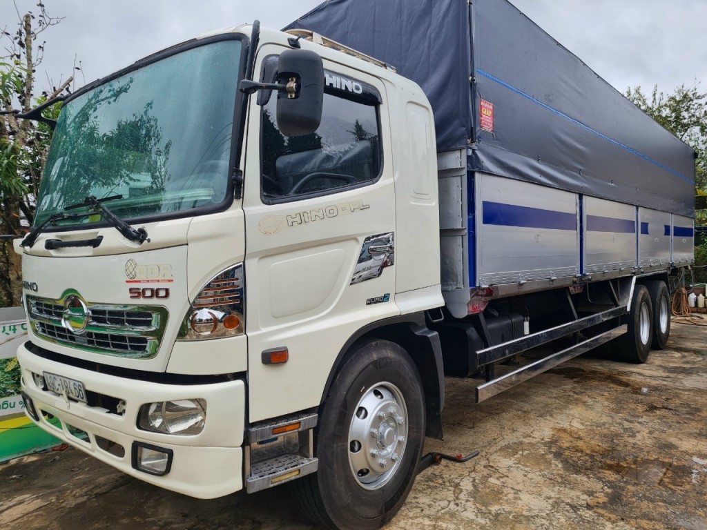 hino-3-chan-15-tan-doi-2015-cu