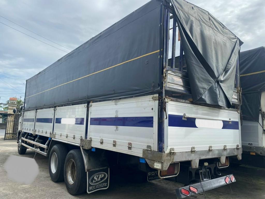 hino-3-chan-cu-doi-2010