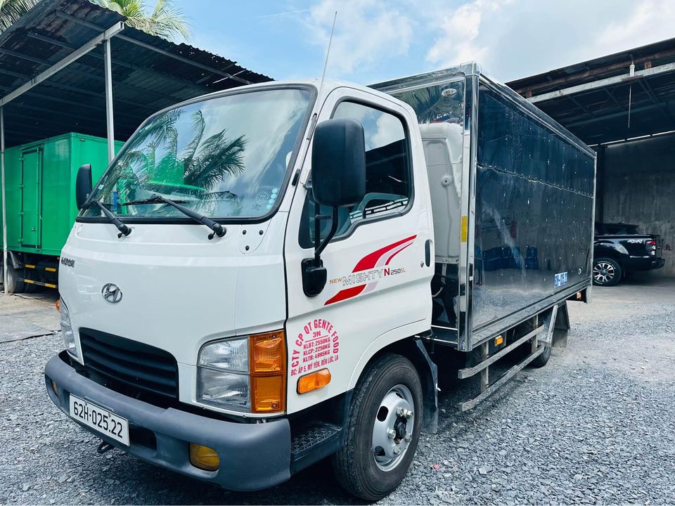 hyundai-n250sl-thung-kin-2022