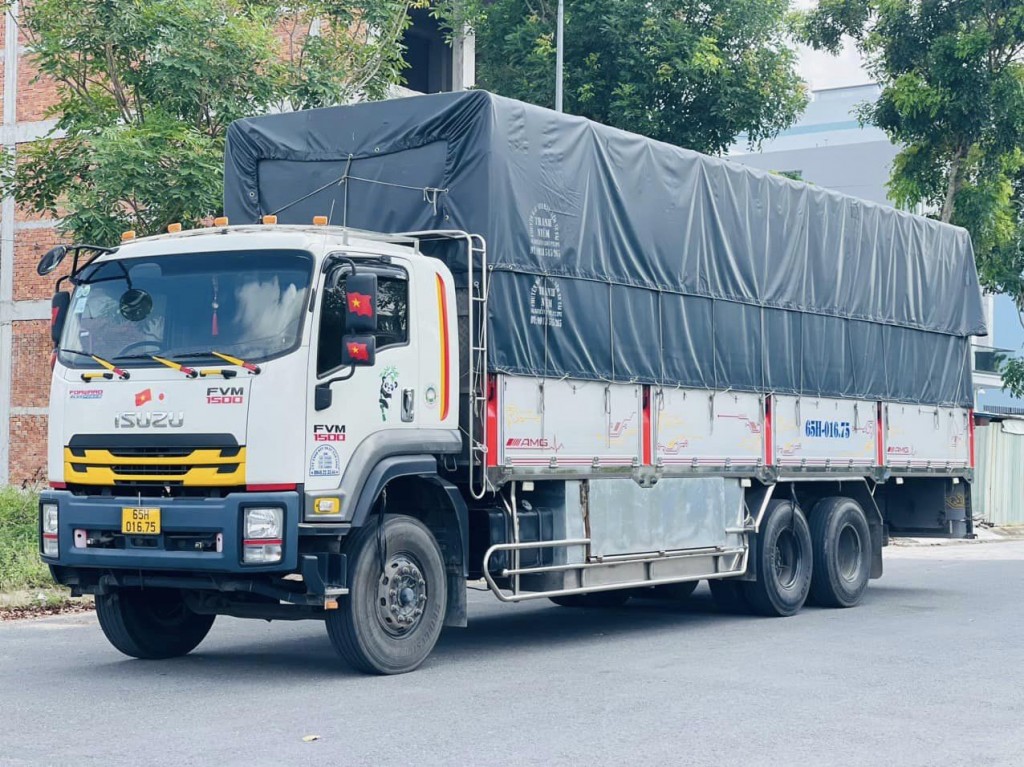 isuzu-3-chan-cu-2022