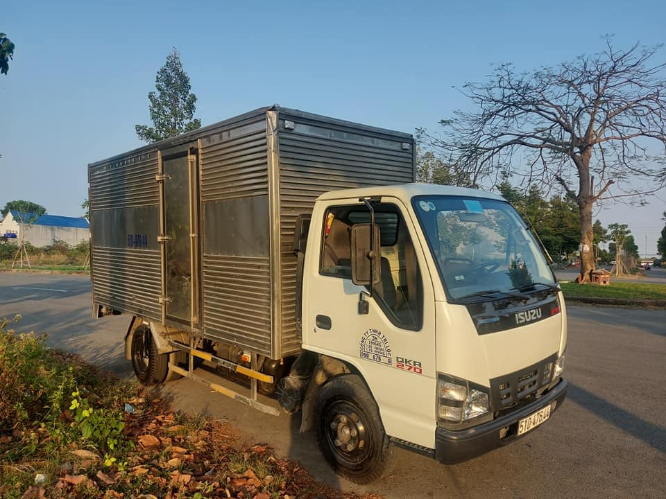 isuzu-QKR270-1.9-tan-2019