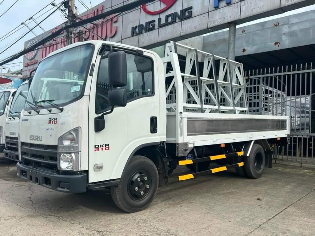 isuzu-qmr77h-2t4-thung-lung