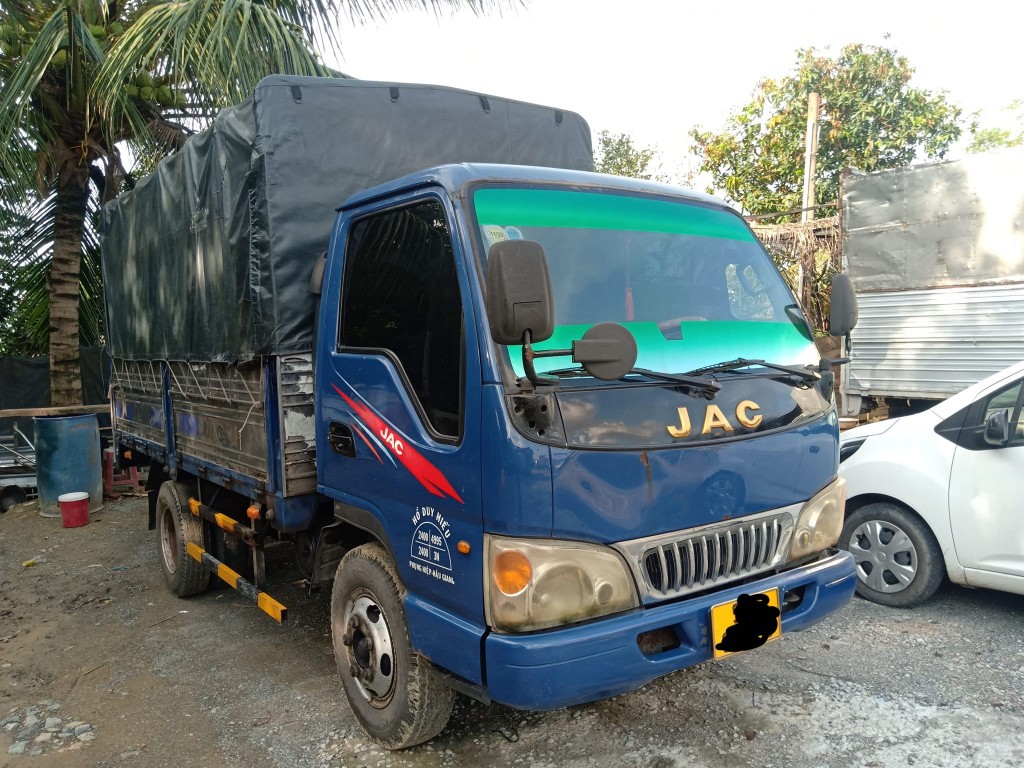 jac-2t4-2016-cu-thung-bat
