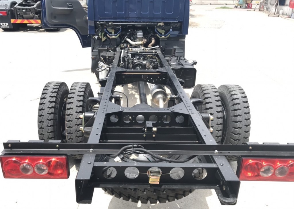 khung-chassi-xe-tai-iz200