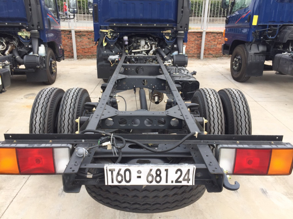 khung-suong-sat-xe-xe-iz65