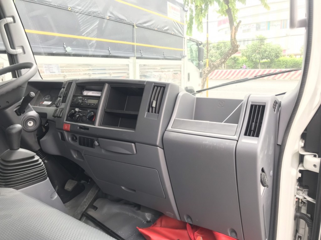 khung-tablo-xe-isuzu-qmr77h