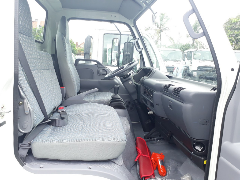 noi-that-xe-ben-isuzu-2t2