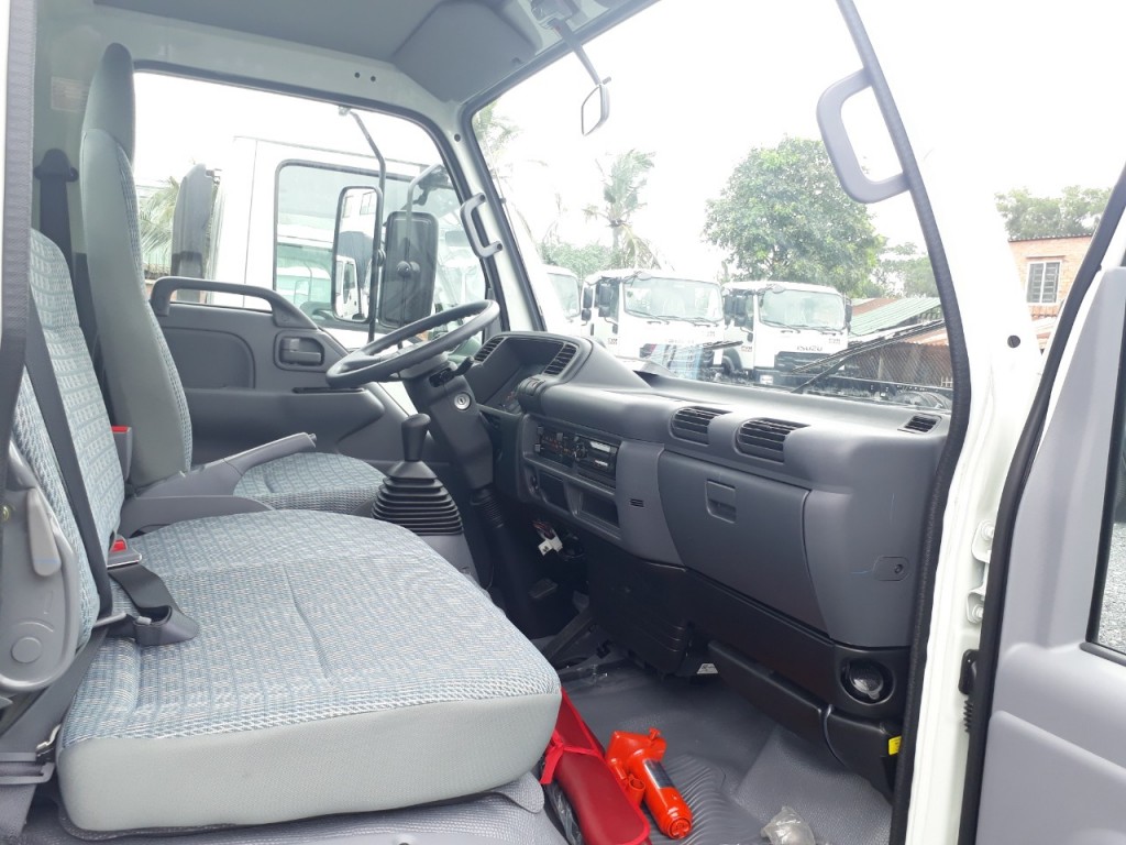 noi-that-xe-bon-isuzu-qkr230