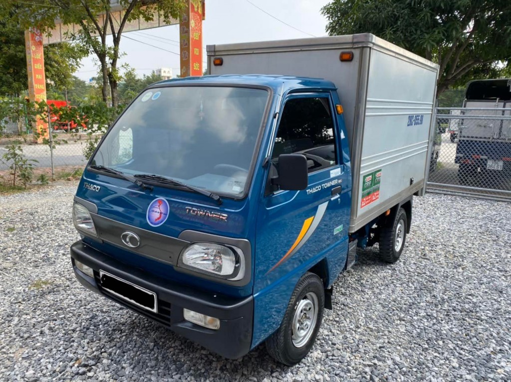 thaco-towner-900-kg-2018-thung-kin