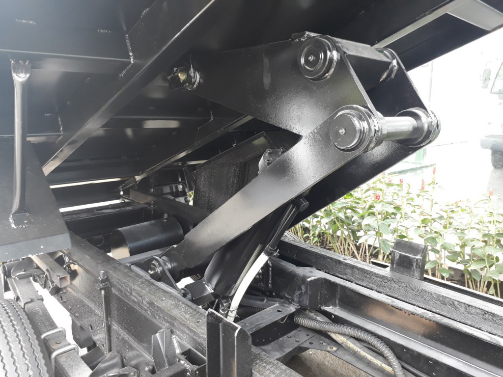 thung-ben-isuzu-2-tan