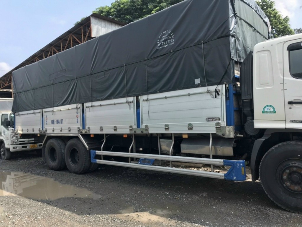 thung-xe-cu-15t-hino