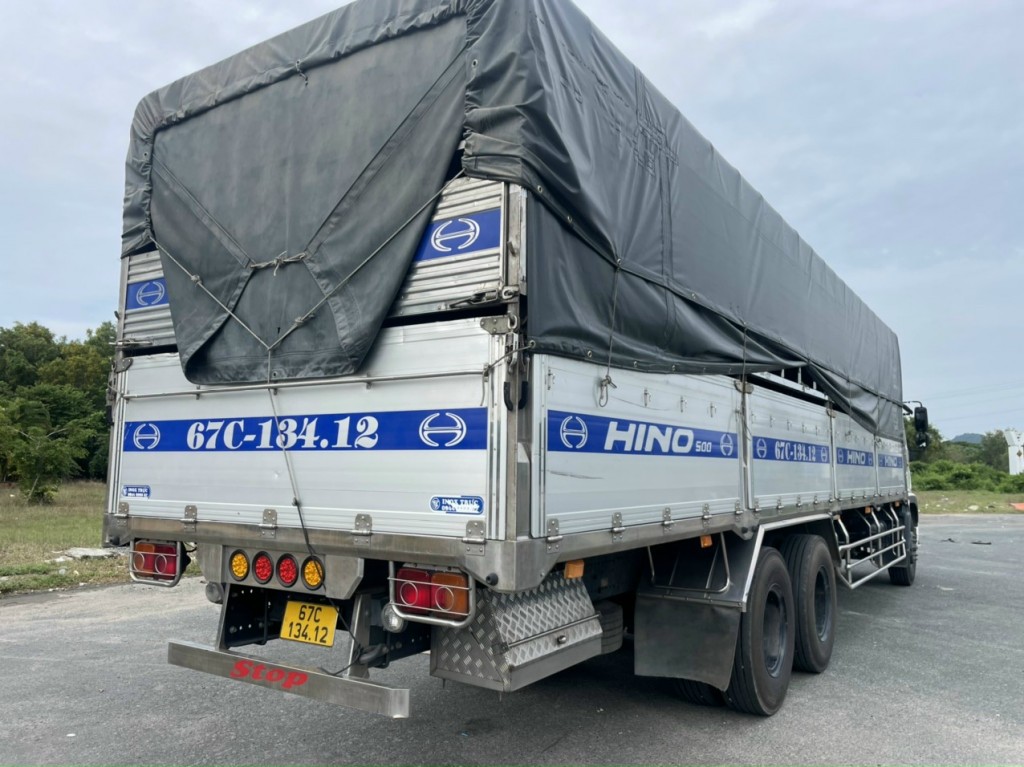 thung-xe-hino-15t-2022