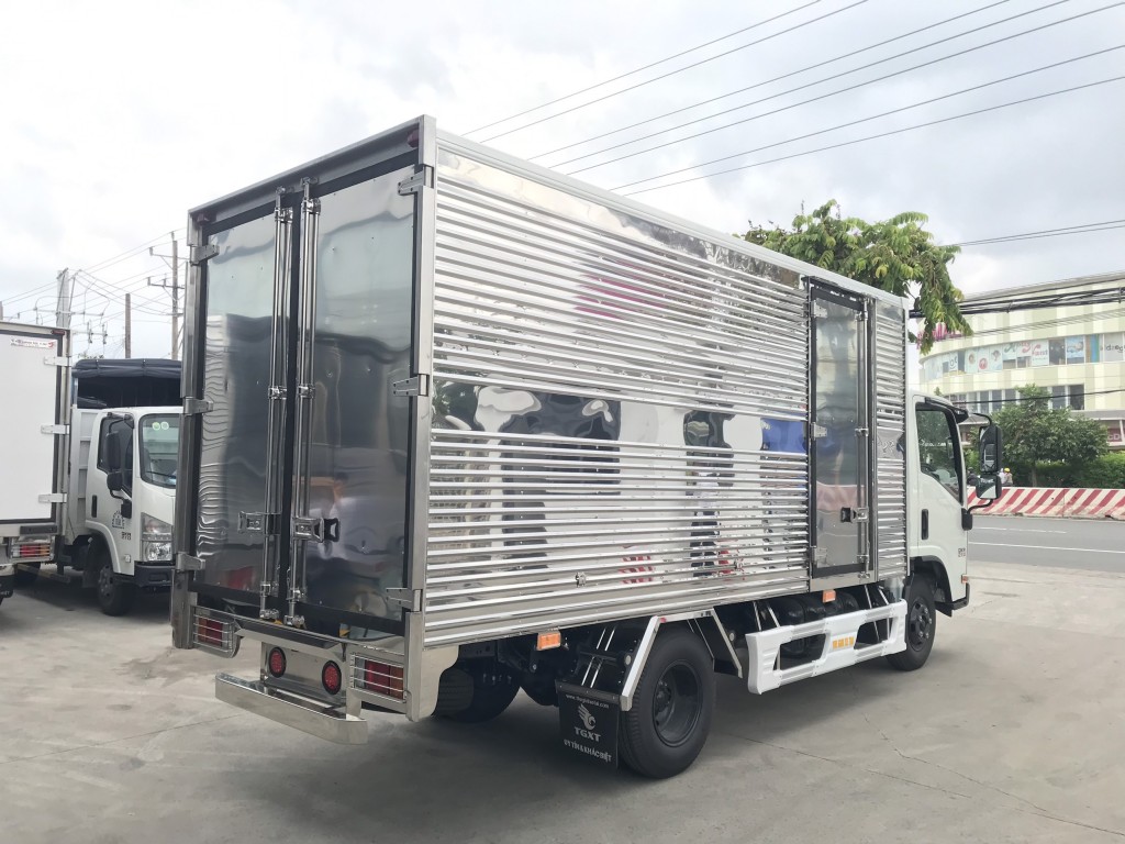 thung-xe-tai-isuzu1t9-qkr210