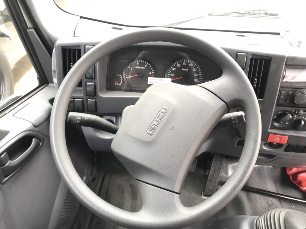 vo-lang-xe-tai-isuzu-qkr210