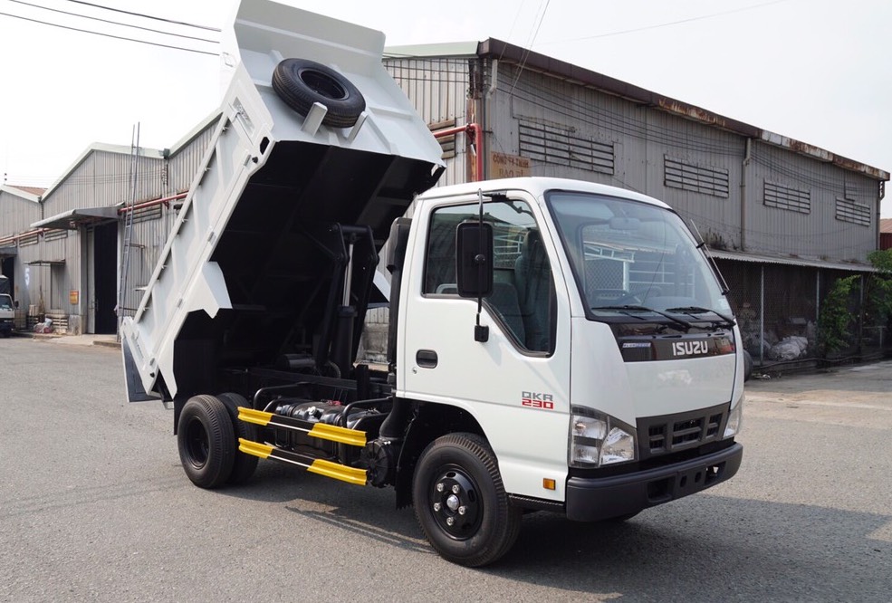 xe-ben-isuzu-2.2-tan