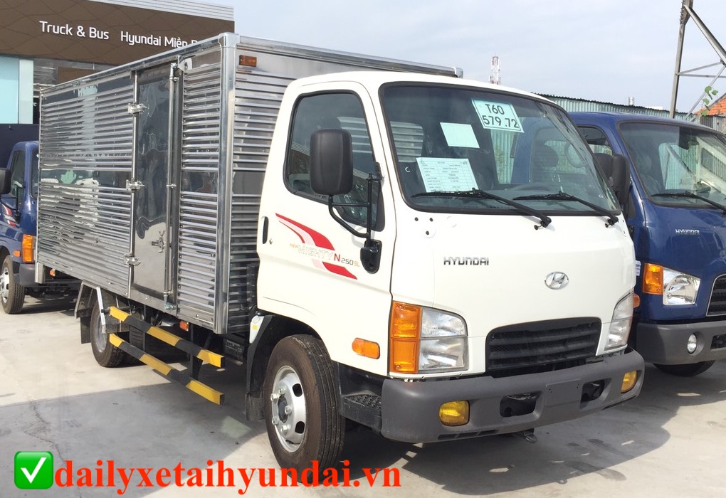 xe-hyundai-n250sl-thung-kin-2.35-tan