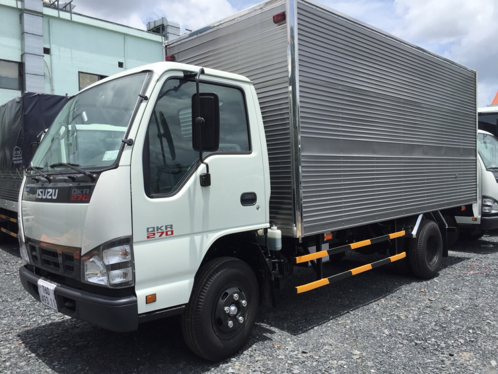 xe-tai-isuzu-2.4-tan.jpg