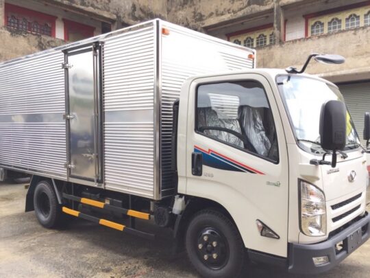 xe-tai-iz650thung-kin-trang