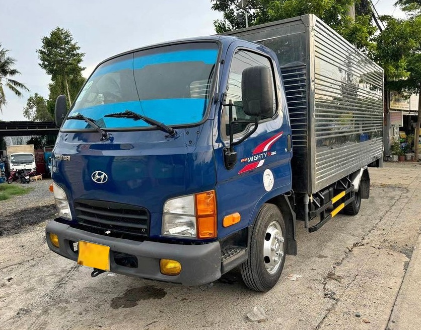 /xe-tai-n250sl-thung-kin-2019