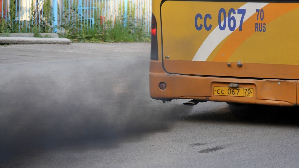 Tại sao xe ra khói đen - nguyên nhân, cách khắc phục