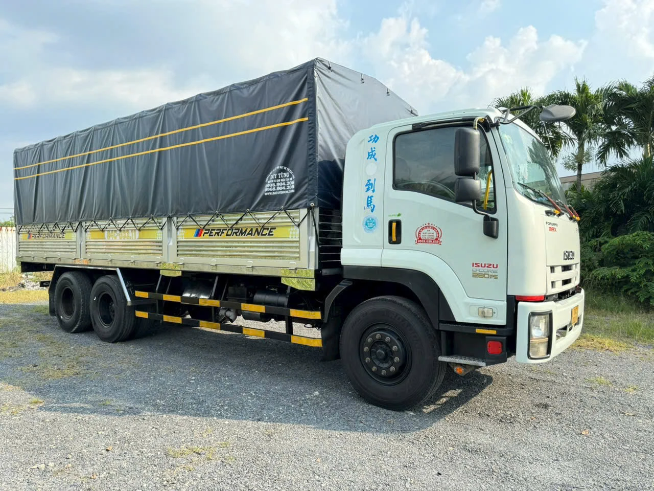 xe-tai-isuuz-3-chan-cu-gia-re